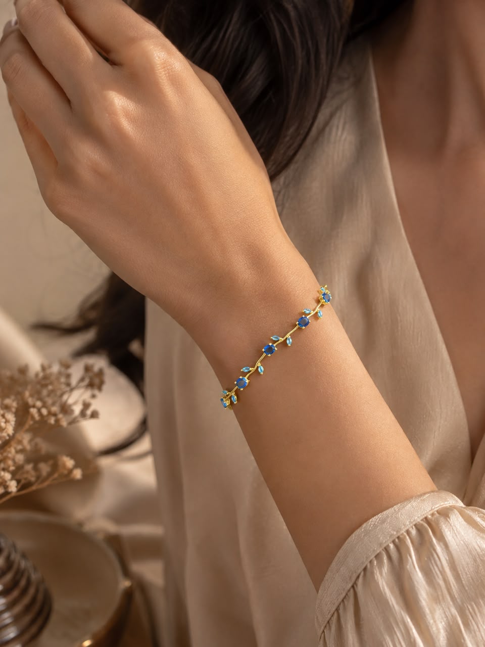 š Elegant Blue Sapphire Vine Bracelet