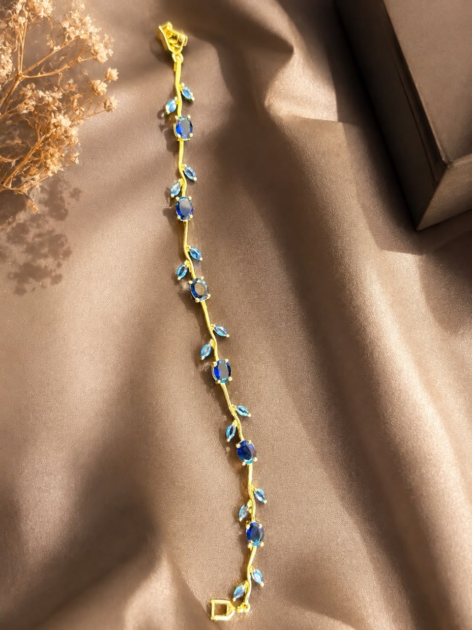 💙 Elegant Blue Sapphire Vine Bracelet