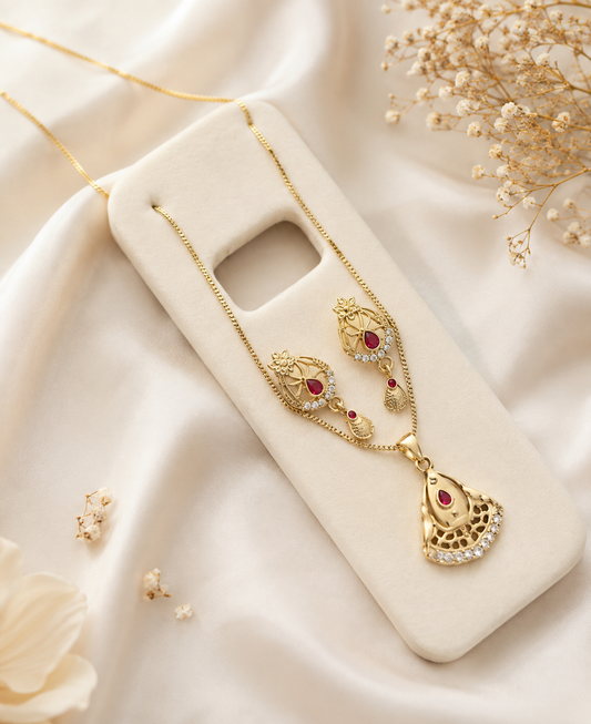 Elegant Gold Peacock Pendant Necklace Set