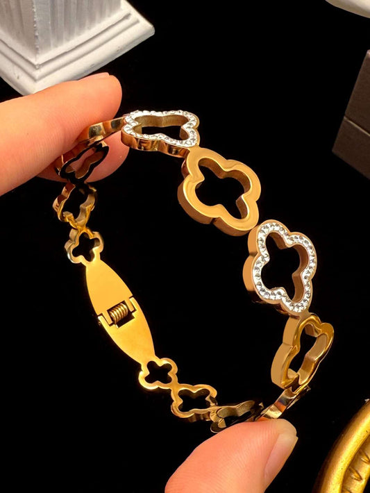 ✨ Timeless Clover Inspired design - Anti-Tarnish Gold Plated Bracelet / Kada