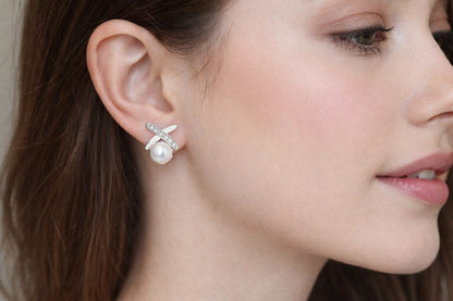 ✨ Elegant Pearl & Crystal Stud Earrings