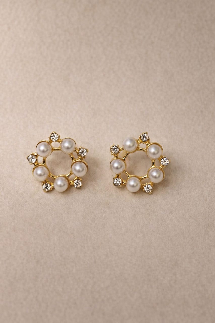 ✨ Elegant Pearl & Crystal Floral Stud Earrings