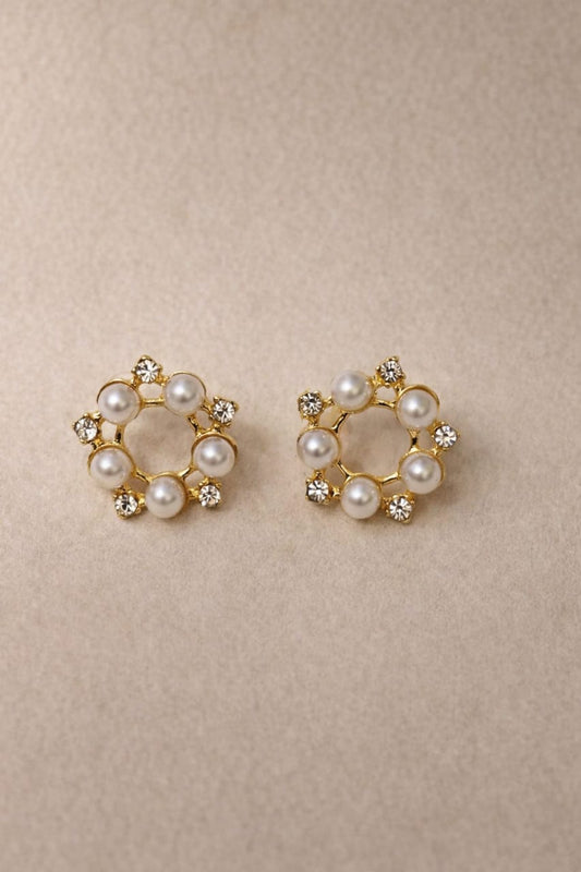 ✨ Elegant Pearl & Crystal Floral Stud Earrings