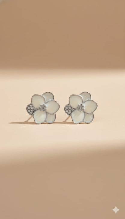 ✨ Elegant White Floral With Crystal Stud Earrings