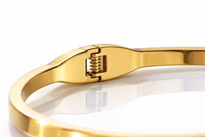 ✨ Graceful Butterfly Inspired design - Anti-Tarnish Gold Plated Bracelet / Kada